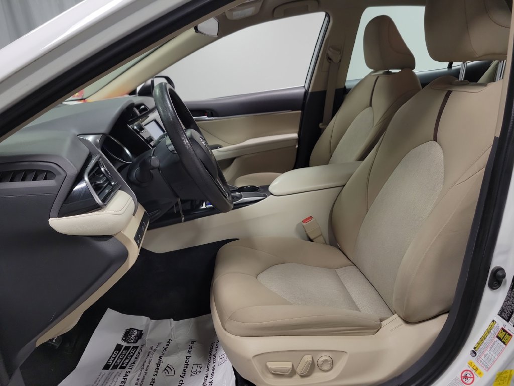 Used 2019 Toyota Camry LE FWD image 13