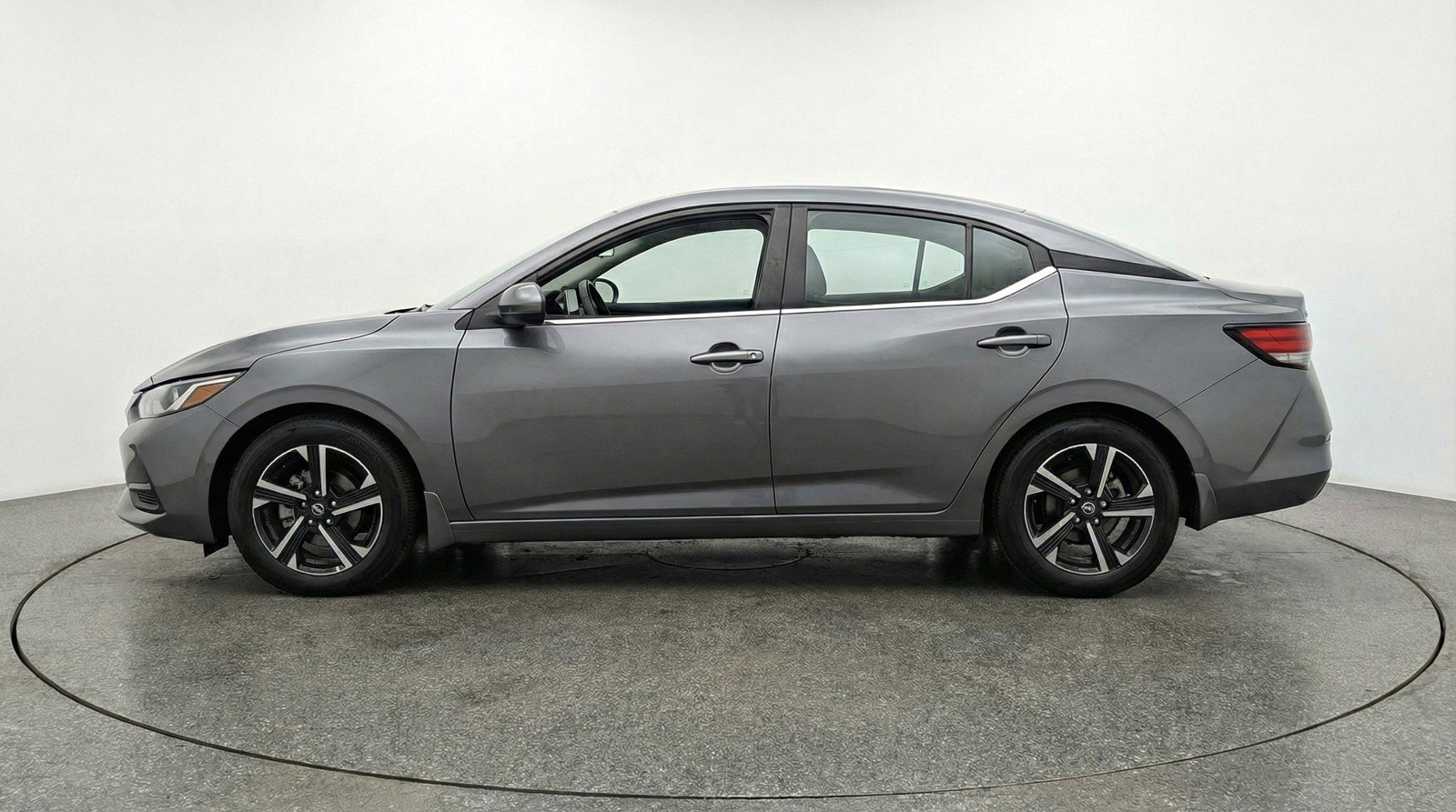 Used 2025 Nissan Sentra SV FWD image 5
