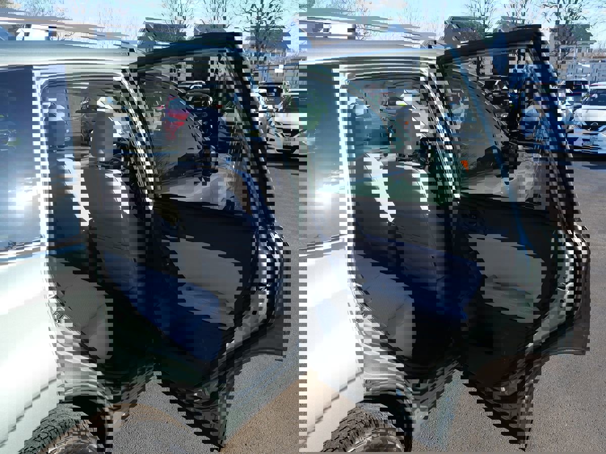 Used 2016 Subaru Forester 2.5i Premium w/ All-Weather Package image 29