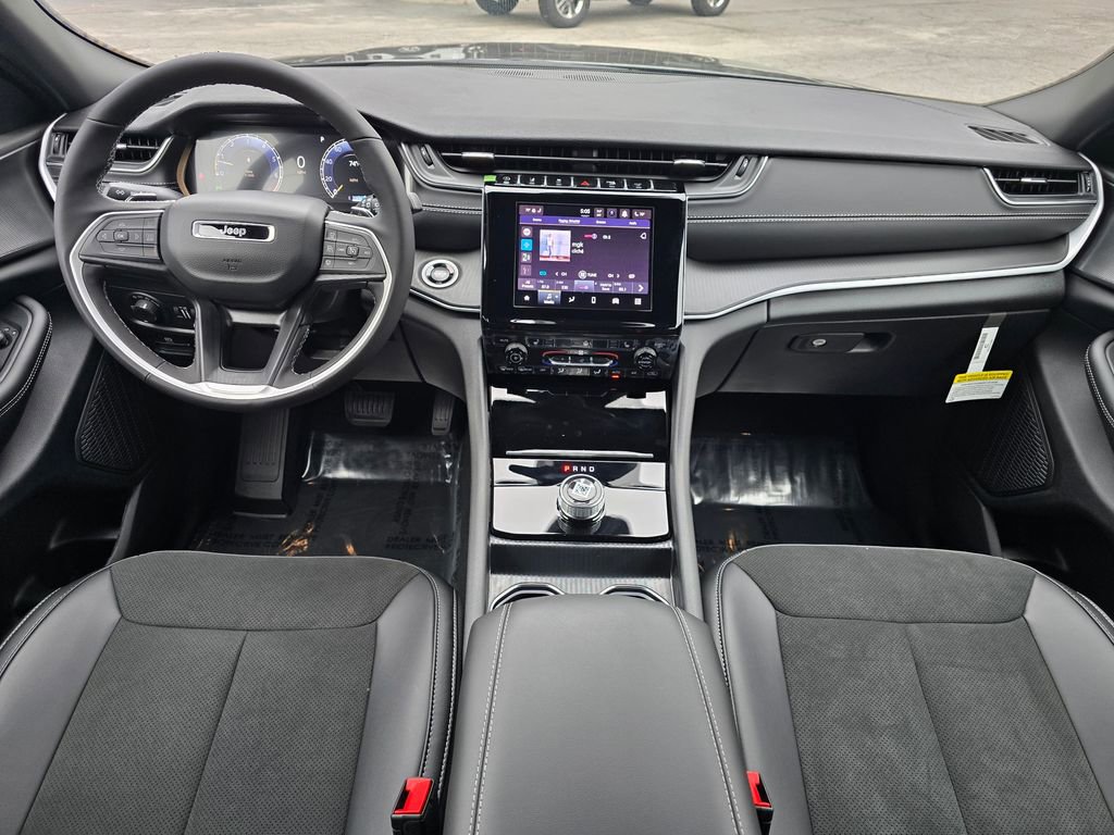 New 2025 Jeep Grand Cherokee L Altitude image 6