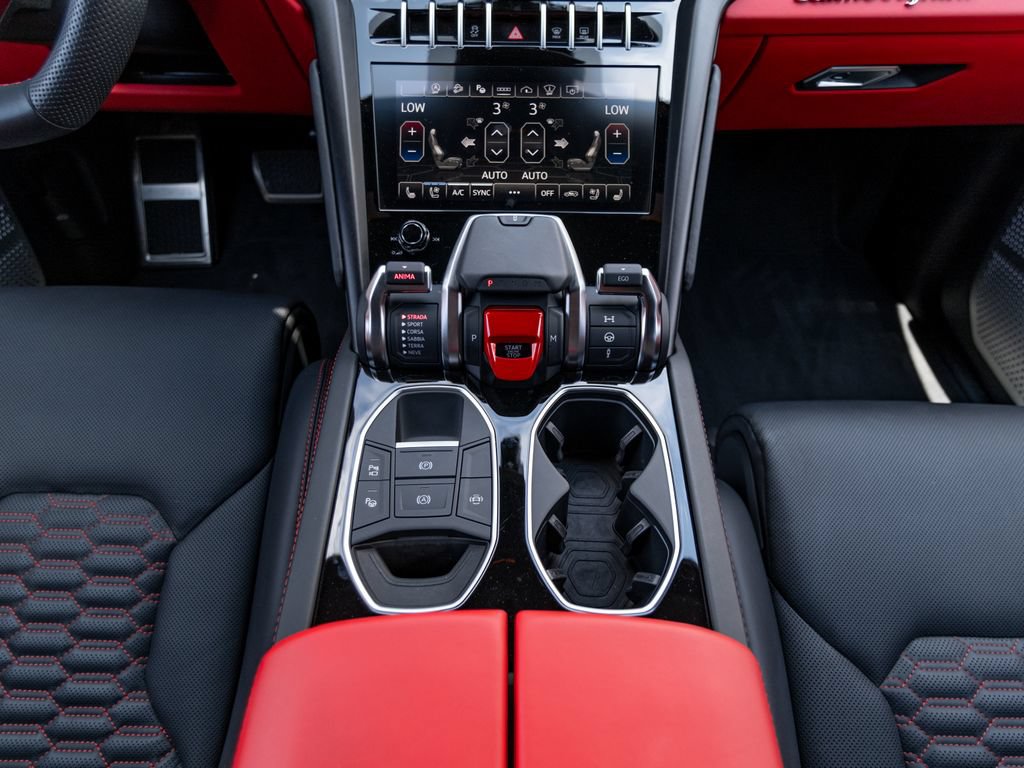 Used 2022 Lamborghini Urus AWD/4WD image 30