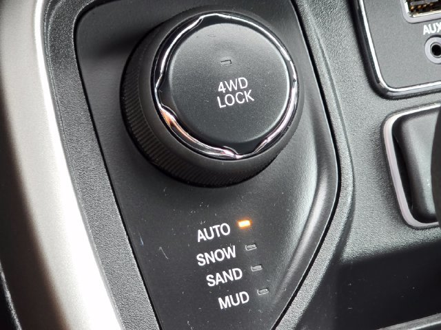 Used 2021 Jeep Compass Sport AWD/4WD image 12
