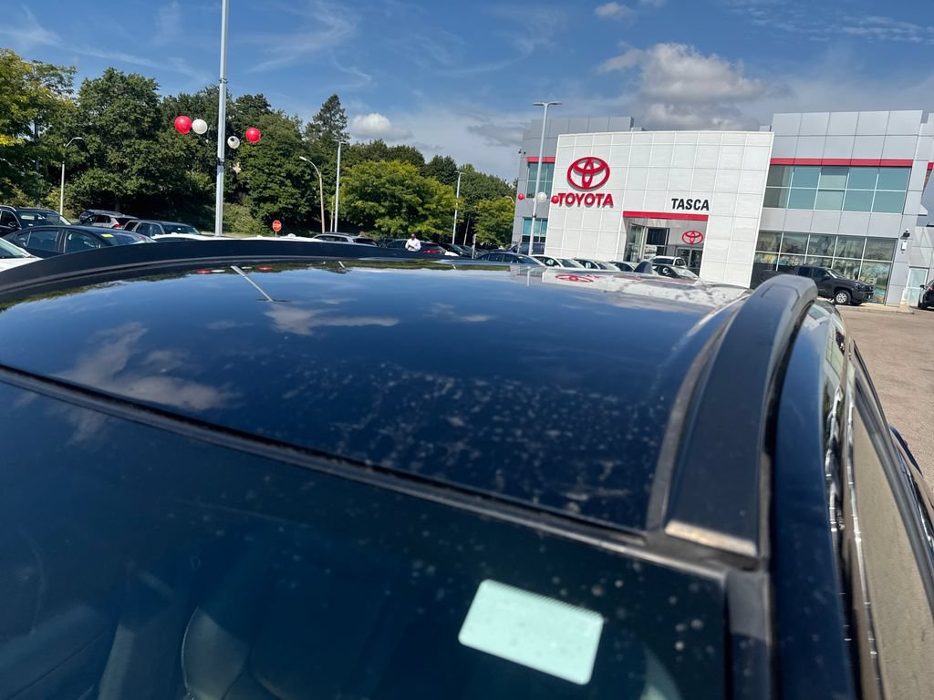 Used 2025 Toyota Corolla Cross XLE FWD image 41