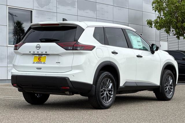 New 2026 Nissan Rogue S image 5