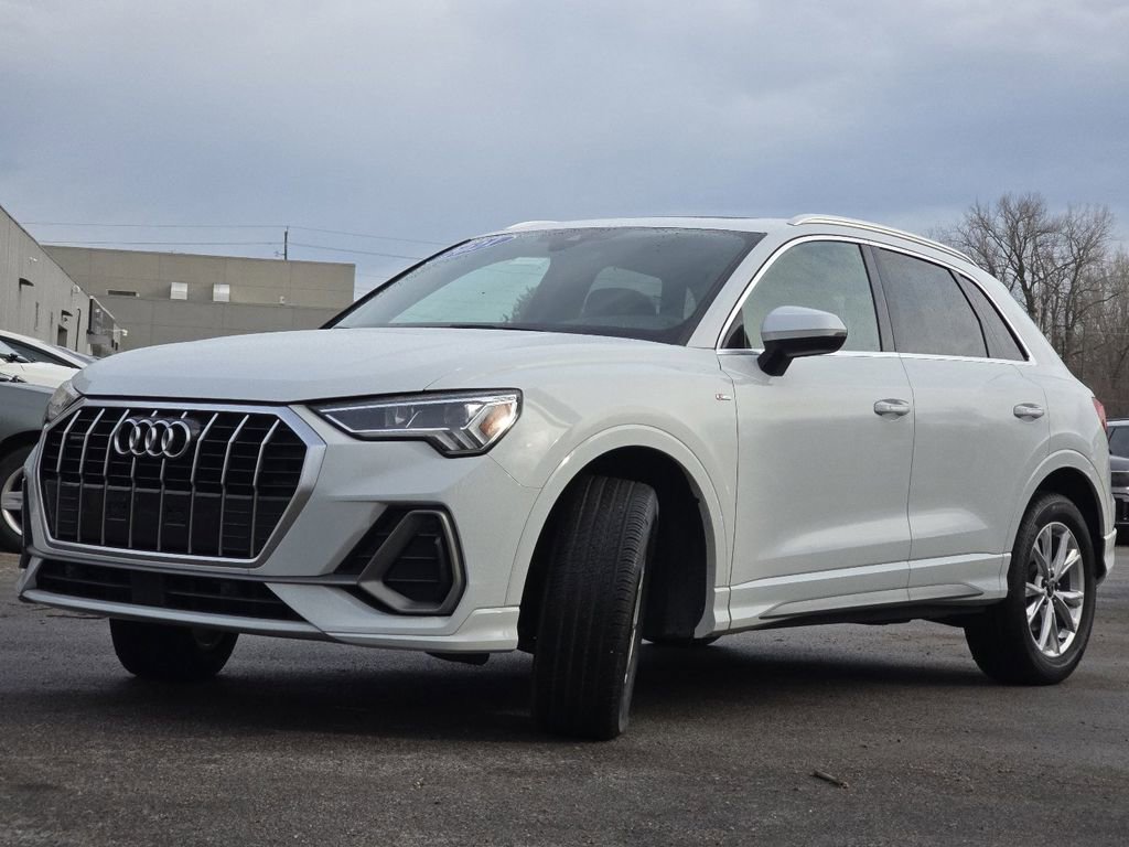 Used 2021 Audi Q3 2.0T Premium Plus w/ Premium Plus Package AWD/4WD image 9