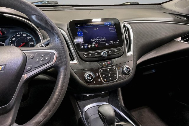 Used 2021 Chevrolet Malibu LT FWD image 6