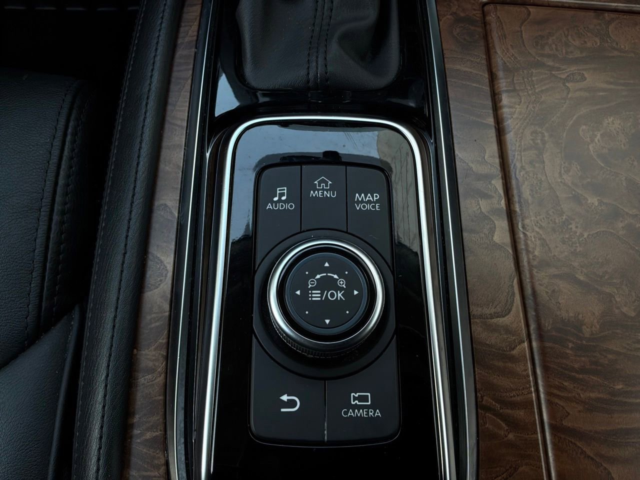 Used 2024 Nissan Armada SL AWD/4WD image 26