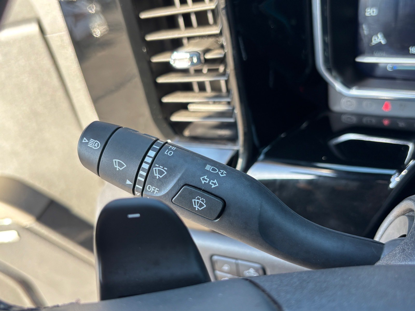 Used 2023 Chevrolet Silverado 1500 ZR2 w/ Technology Package AWD/4WD image 21