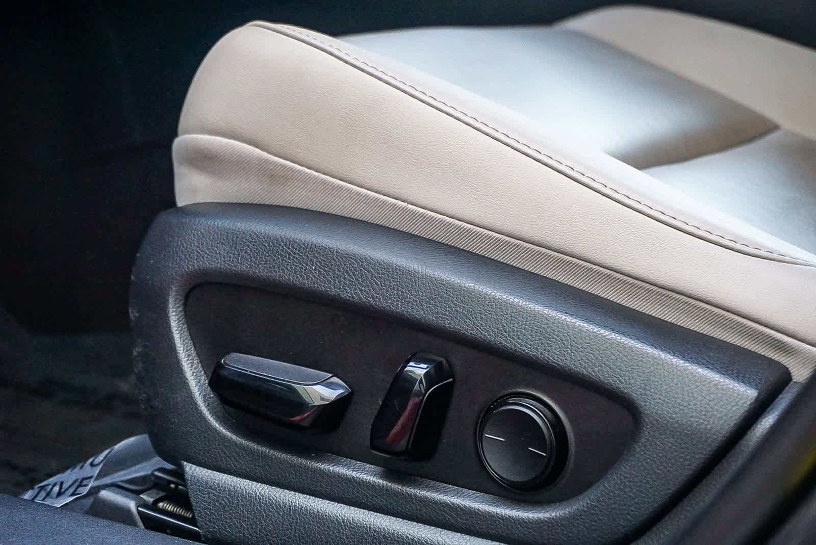 Used 2022 Lexus UX 200 w/ Accessory Package (Z1) image 21