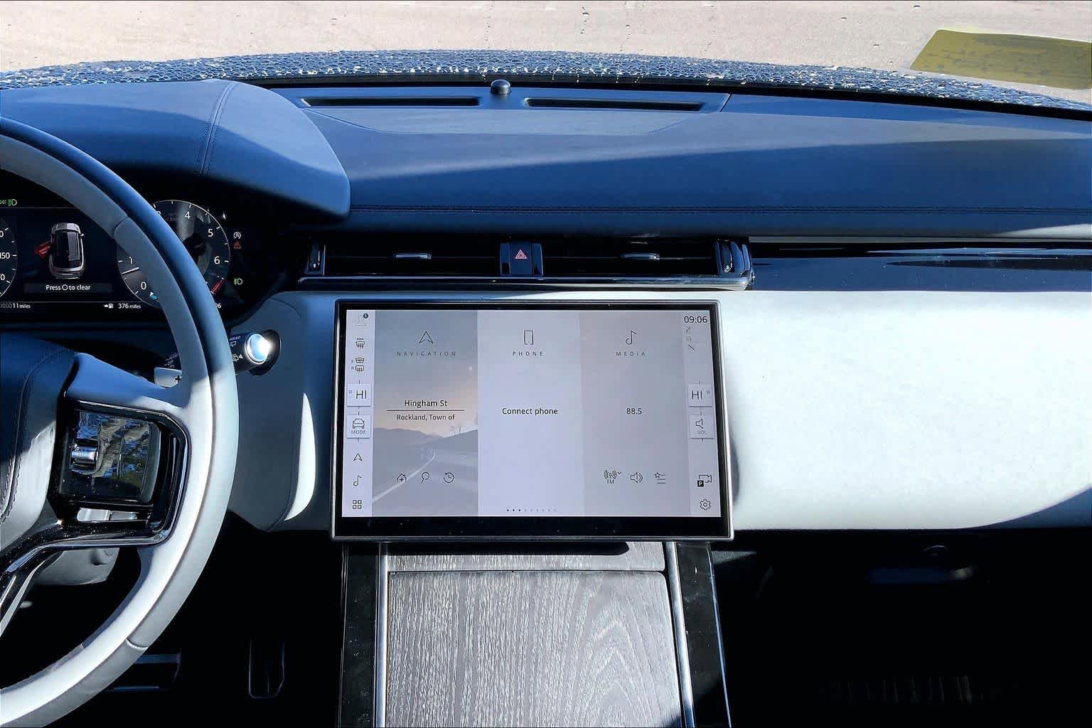 New 2026 Land Rover Range Rover Velar Dynamic SE AWD/4WD image 8