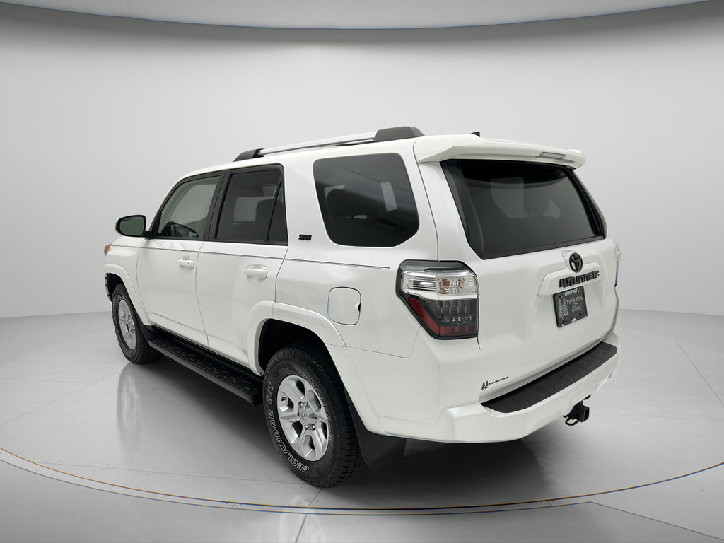 Used 2021 Toyota 4Runner SR5 Premium w/ Moonroof Package AWD/4WD image 8