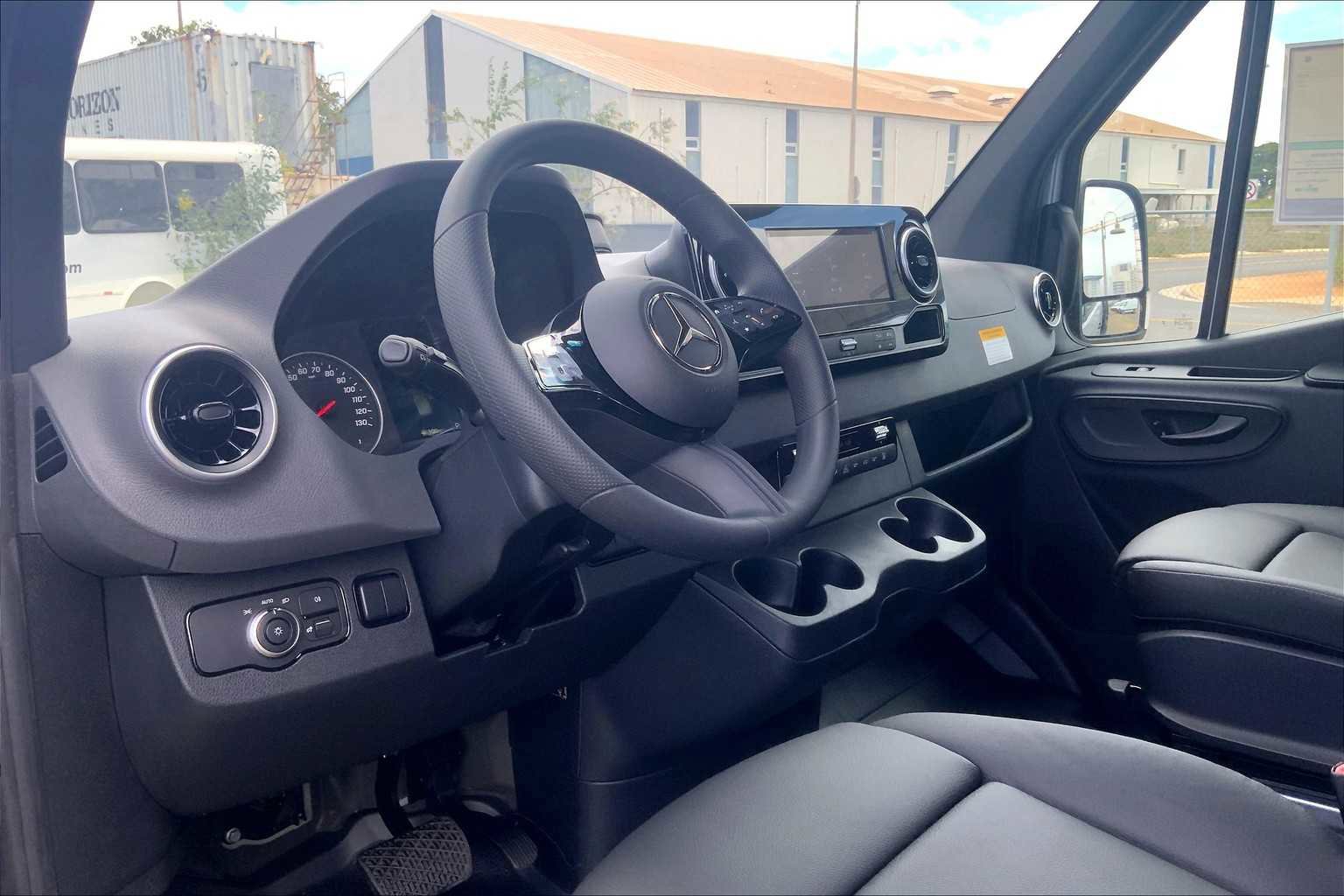 Used 2025 Mercedes-Benz Sprinter 2500 image 19