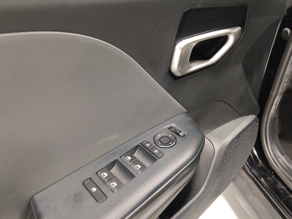 Used 2025 Kia K4 LXS image 27