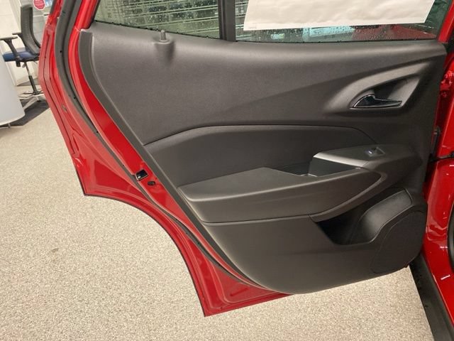 New 2026 Chevrolet Trax LT w/ Driver Confidence Package FWD image 28