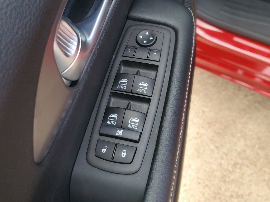 Used 2026 Chrysler Pacifica Select FWD image 17