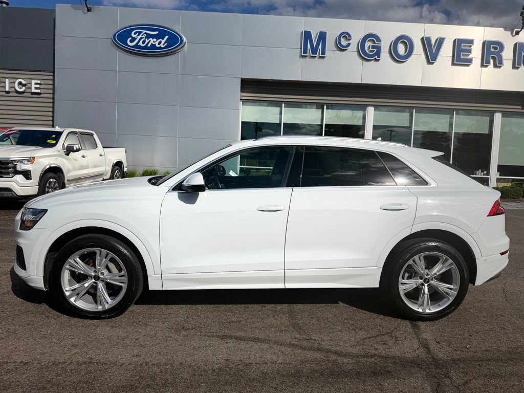 Used 2023 Audi Q8 Premium w/ Convenience Package AWD/4WD image 4
