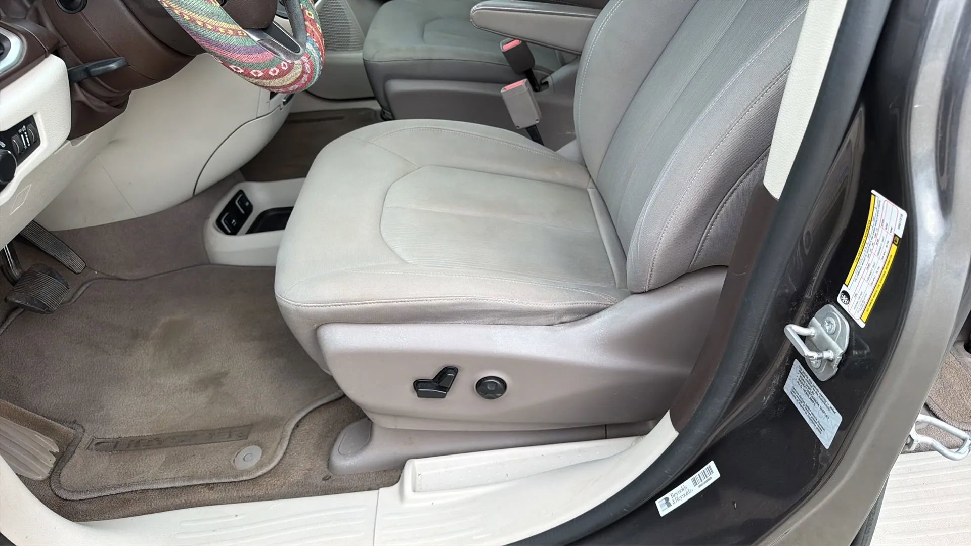 Used 2017 Chrysler Pacifica Touring image 39
