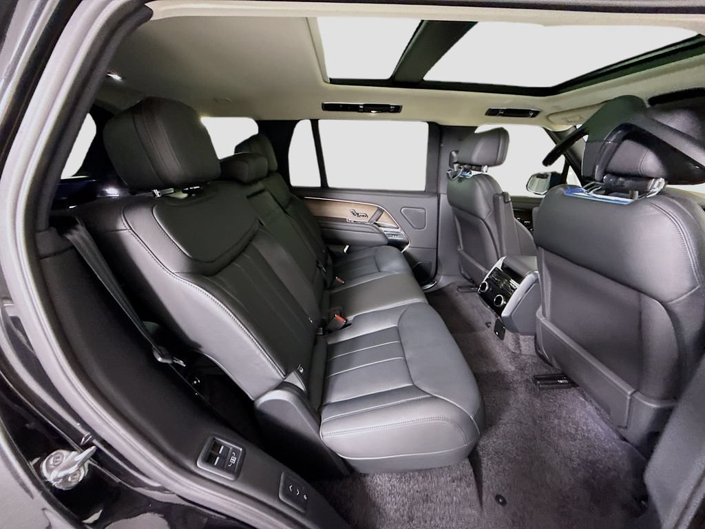 New 2026 Land Rover Range Rover Long Wheelbase SE AWD/4WD image 22