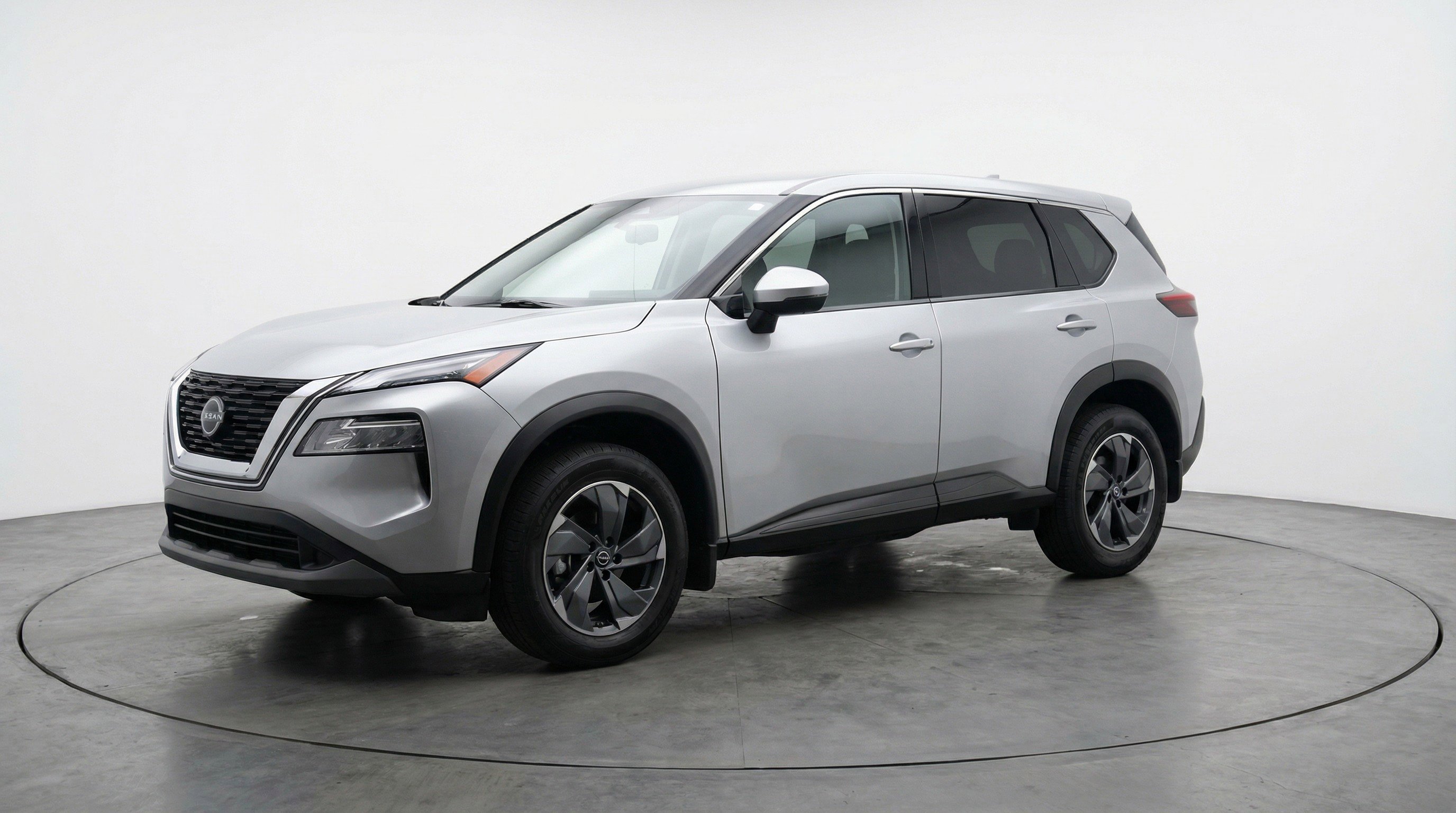Used 2025 Nissan Rogue SV FWD image 3