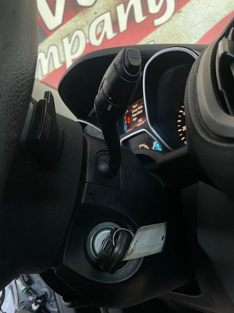 Used 2017 Ford Escape SE image 24