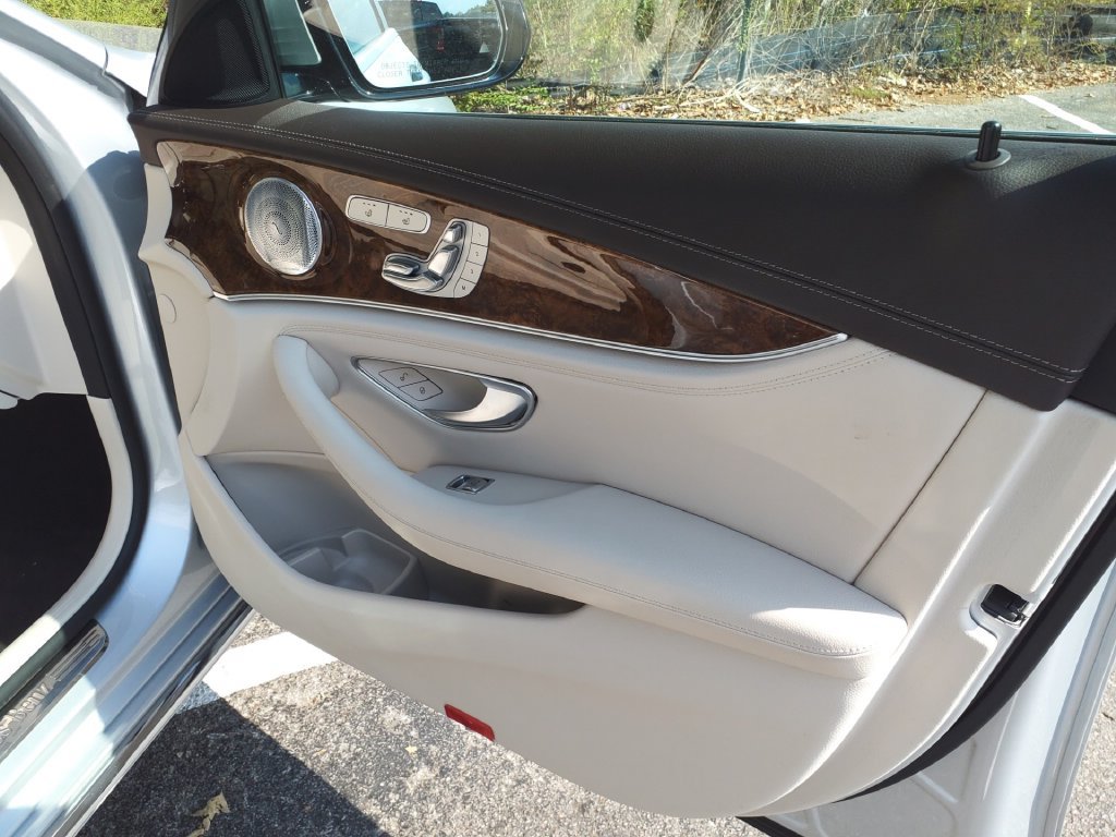 Used 2020 Mercedes-Benz E 350 4MATIC Sedan image 11