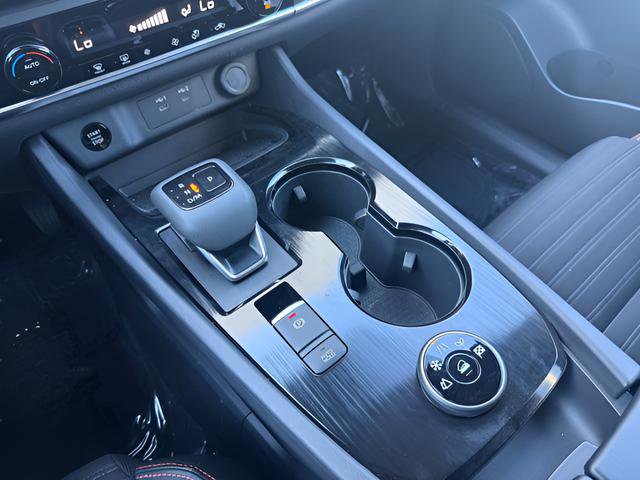 Used 2025 Nissan Rogue SV image 18