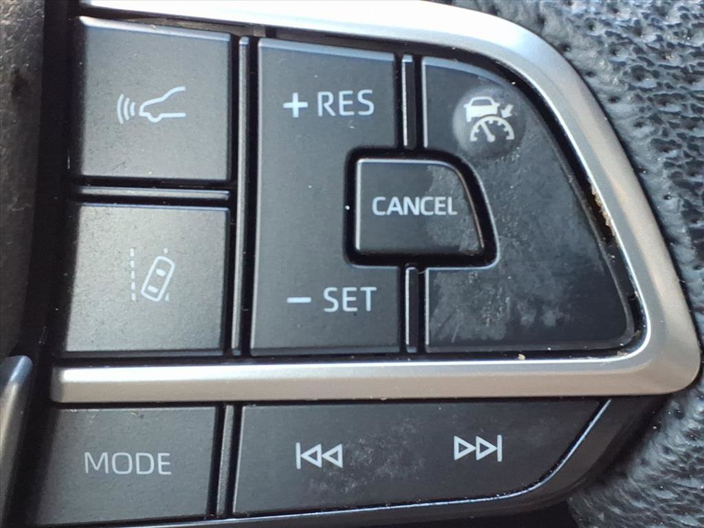 Used 2022 Toyota Sienna Limited image 31