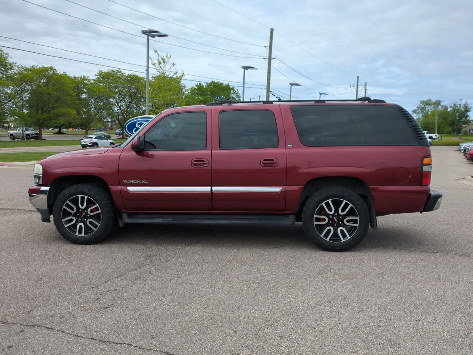 Used 2005 GMC Yukon XL SLT w/ SLT Preferred Equipment Group AWD/4WD image 5