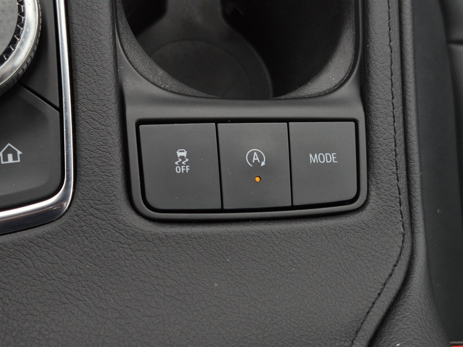 Used 2024 Cadillac XT4 Sport w/ LPO, Floor Liner Package FWD image 33