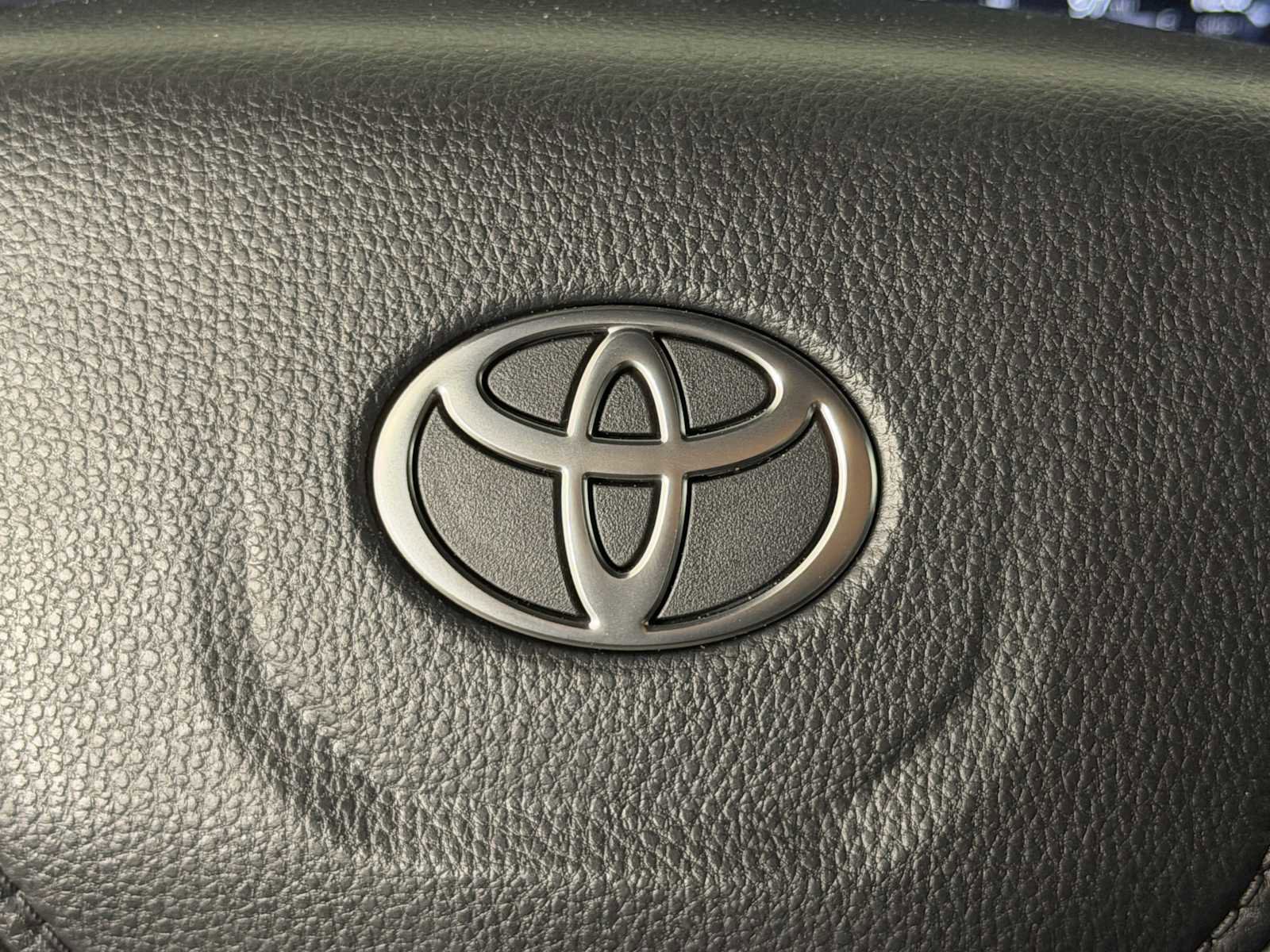 Used 2025 Toyota Tacoma TRD Off-Road AWD/4WD image 24