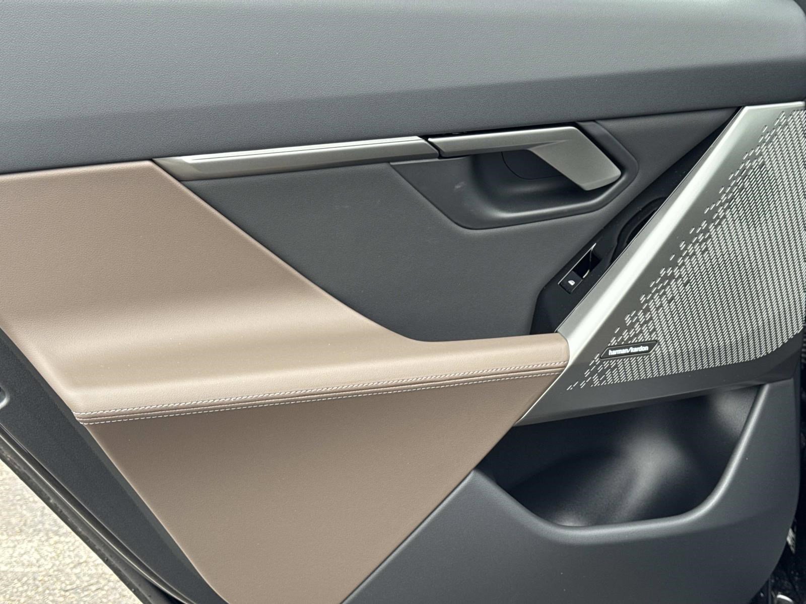 New 2026 BMW i5 eDrive40 w/ M Sport Package image 12