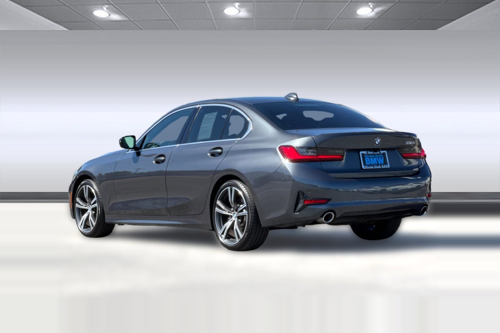 Used 2021 BMW 330i Sedan w/ Driving Assistance Package RWD image 3