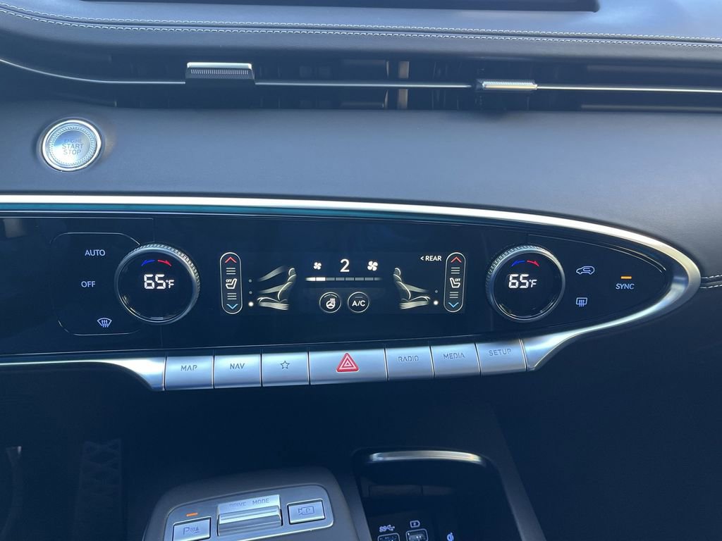 Used 2025 Genesis GV70 3.5T Sport w/ Sport Prestige Package AWD/4WD image 17