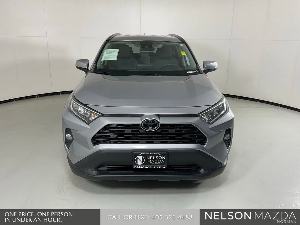 Used 2020 Toyota RAV4 XLE image 2