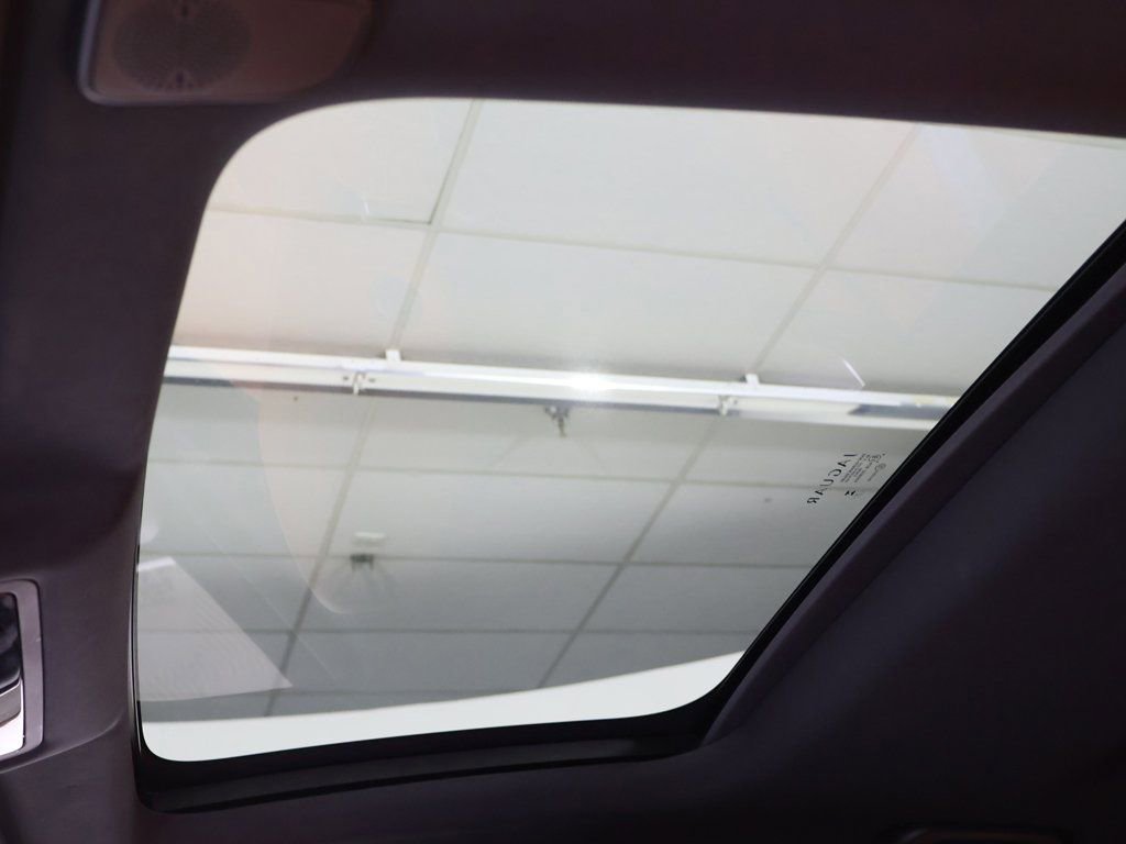 Used 2024 Jaguar XF R-Dynamic SE image 25