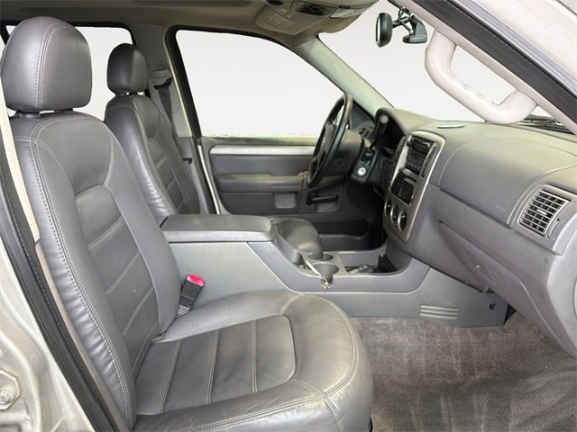 Used 2003 Ford Explorer XLT image 12
