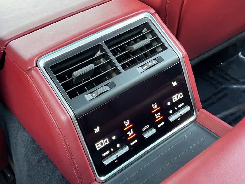 Used 2023 Porsche Panamera 4 Platinum Edition image 17