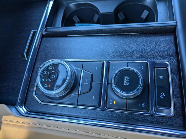 Used 2023 Ford Expedition Platinum AWD/4WD image 11