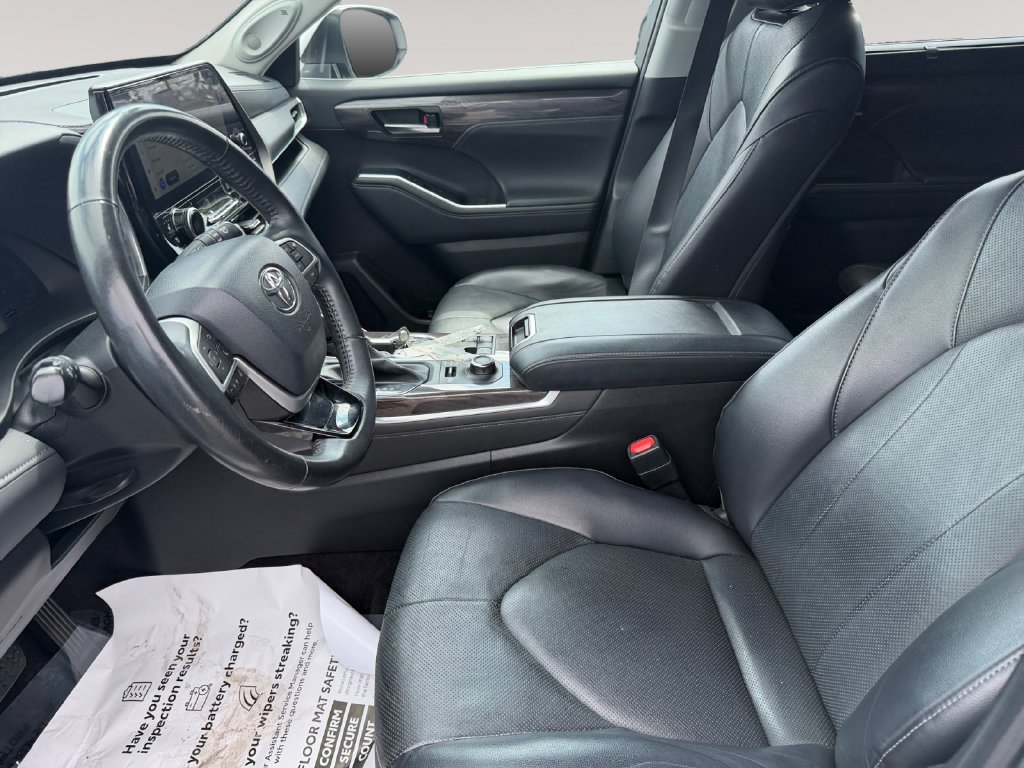Used 2023 Toyota Highlander Limited AWD/4WD image 9