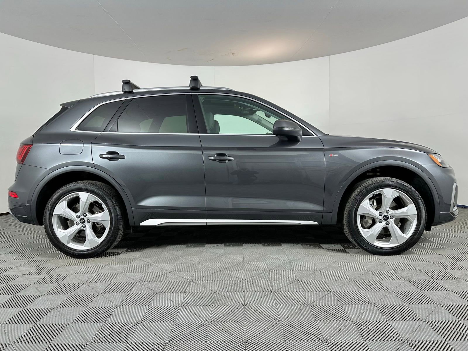 Used 2024 Audi Q5 2.0T Premium Plus AWD/4WD image 17