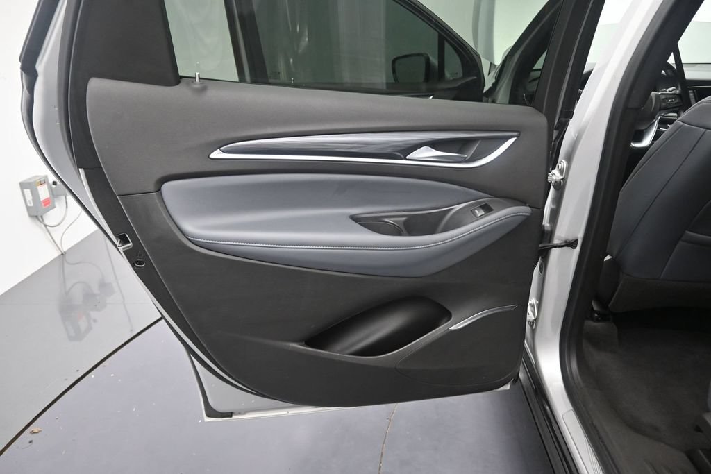Used 2022 Buick Enclave Premium FWD image 16