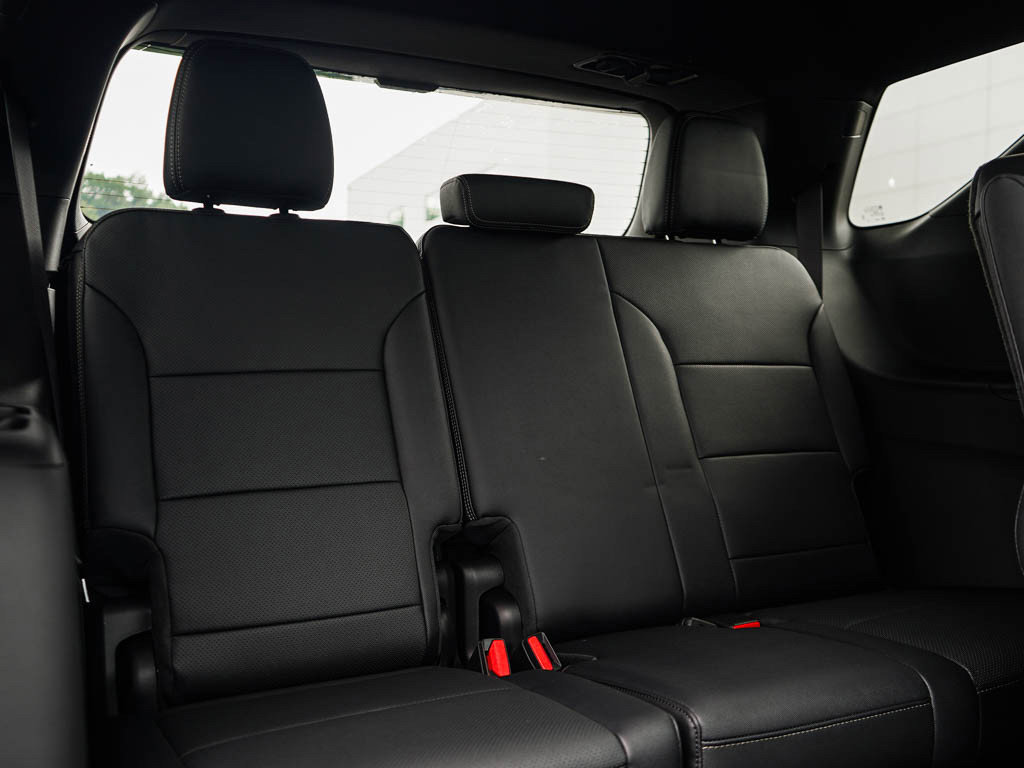 New 2026 Chevrolet Traverse High Country w/ LPO, Floor Liner Package image 13