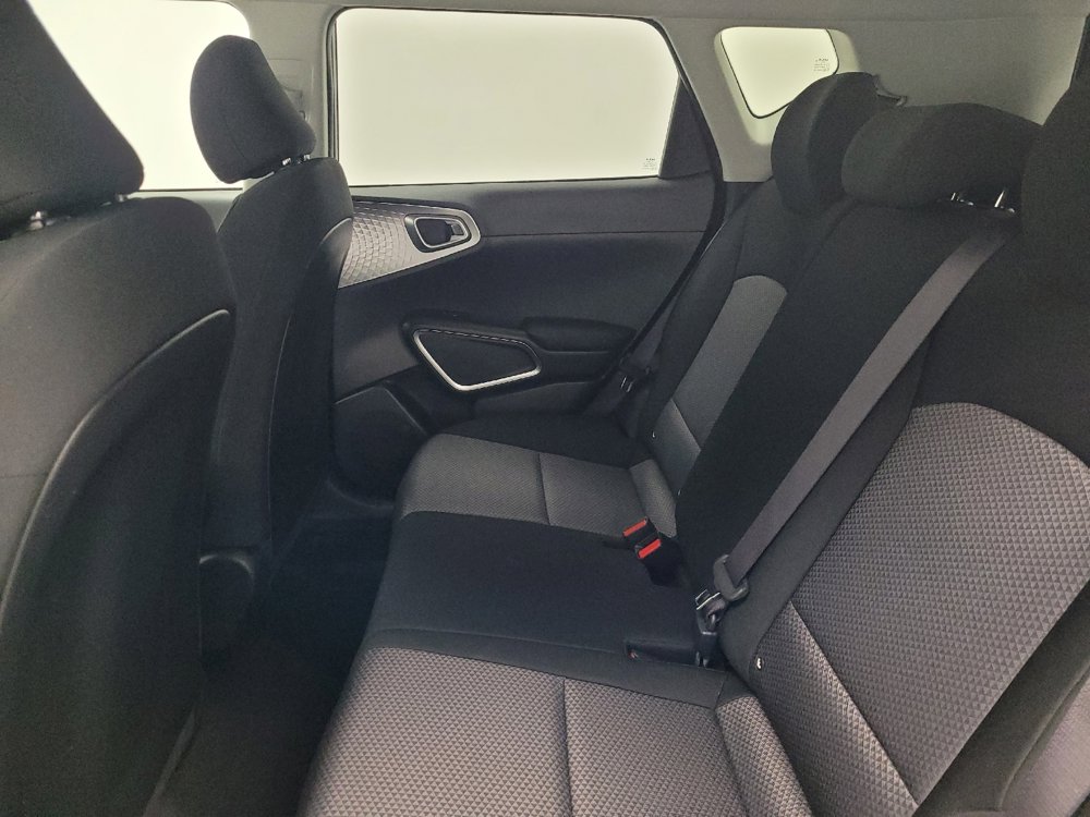 Used 2025 Kia Soul LX w/ LX Technology Package image 18