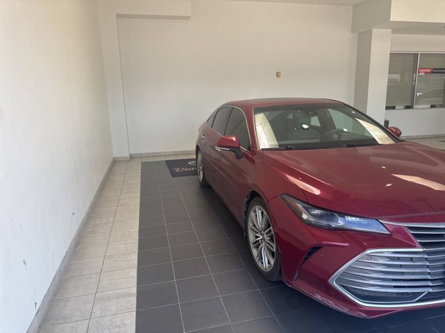Certified 2021 Toyota Avalon Limited w/ Advanced Safety Package FWD image 3