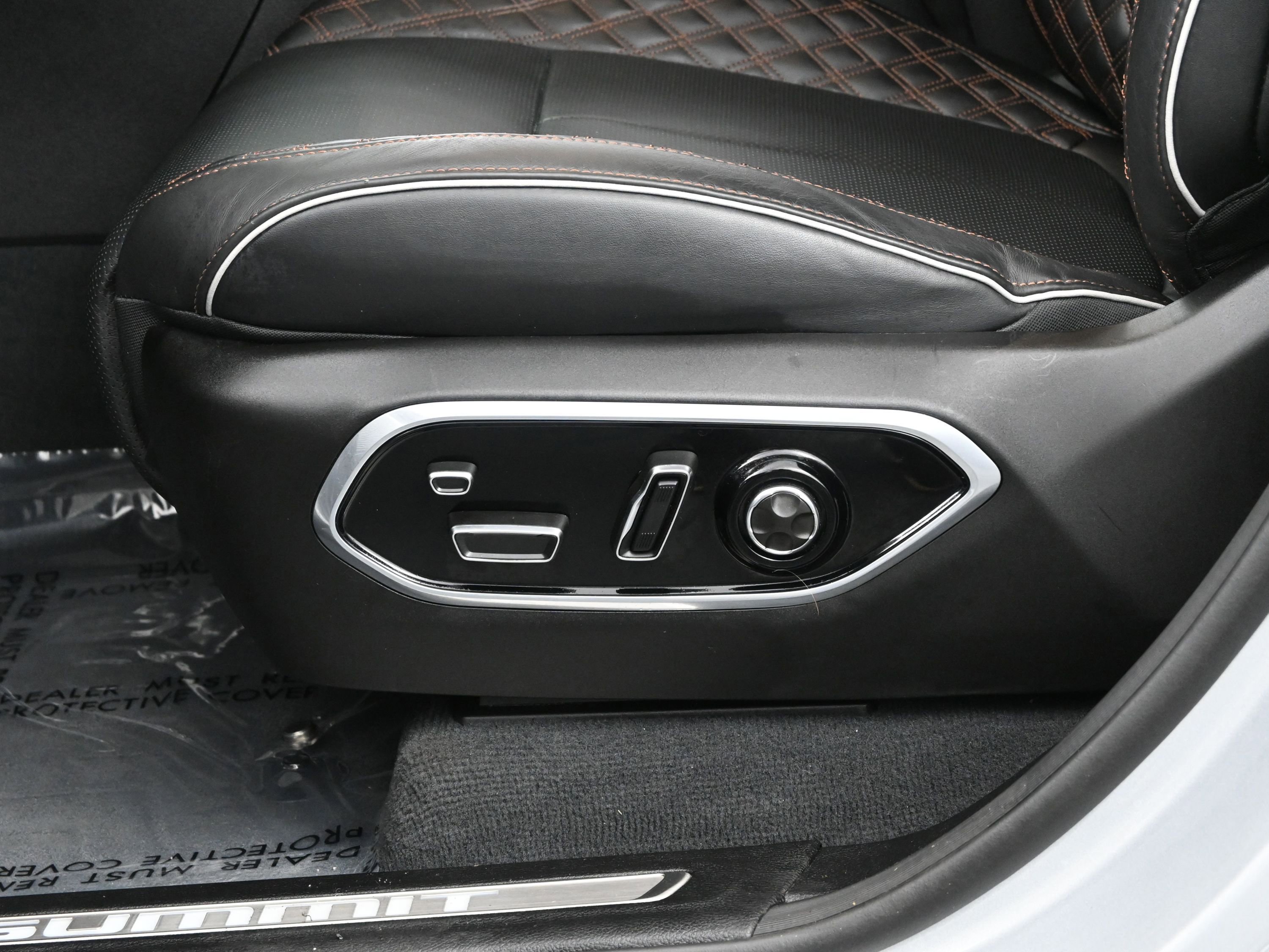 Used 2023 Jeep Grand Cherokee L Summit image 12