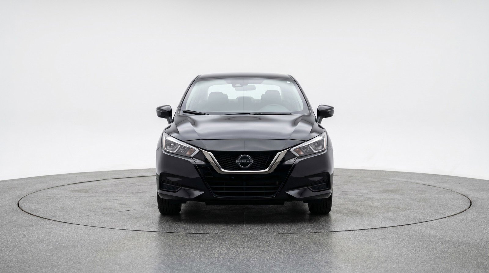 Used 2025 Nissan Versa SV image 2