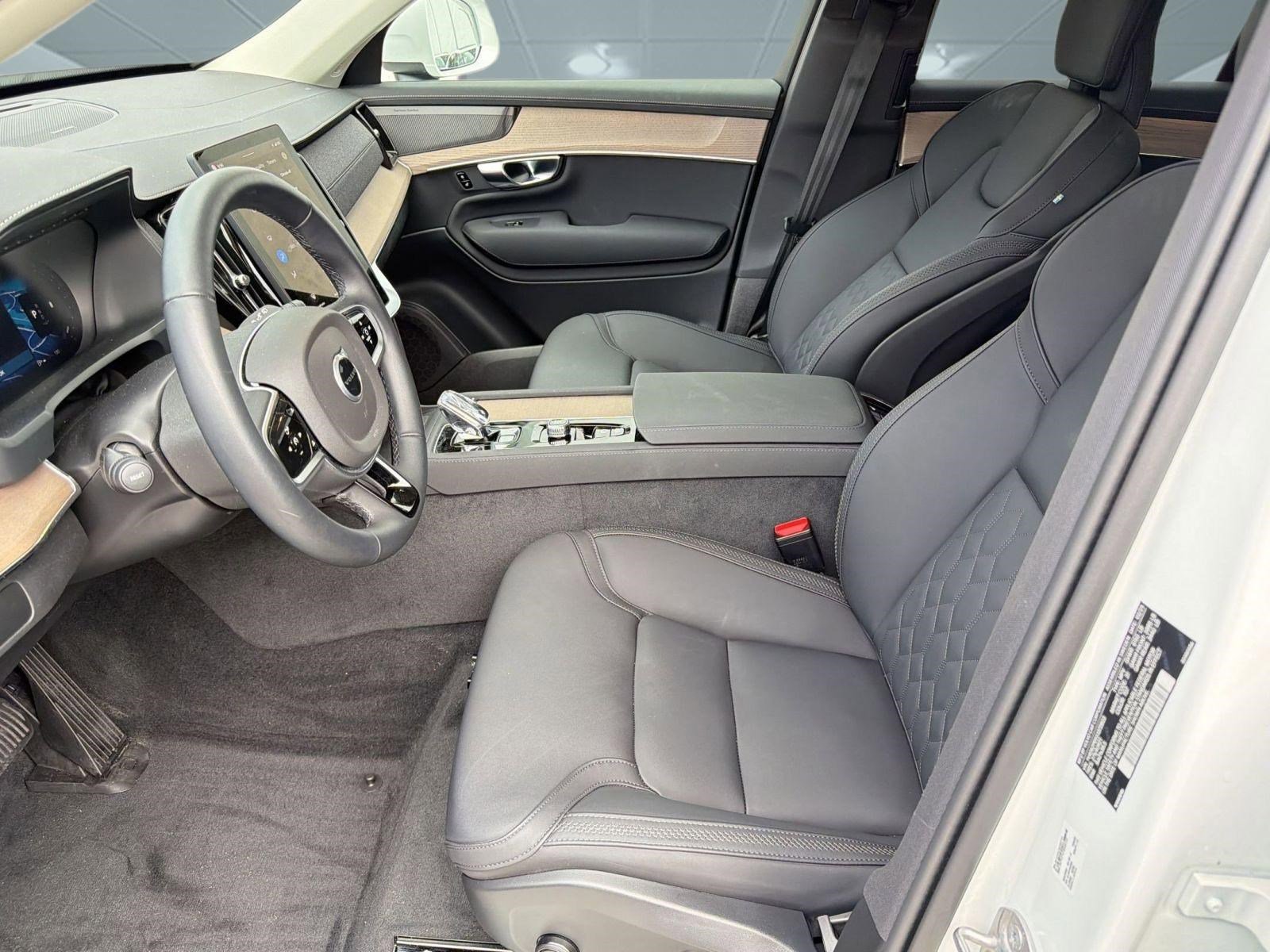Certified 2025 Volvo XC90 B6 Plus w/ Protection Package Premier AWD/4WD image 5