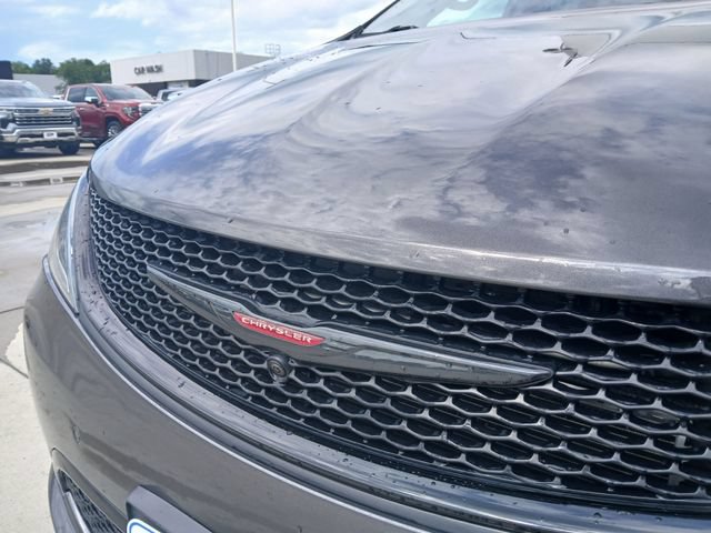 Used 2020 Chrysler Pacifica Limited w/ Quick Oder Package 2EV RED-S FWD image 9