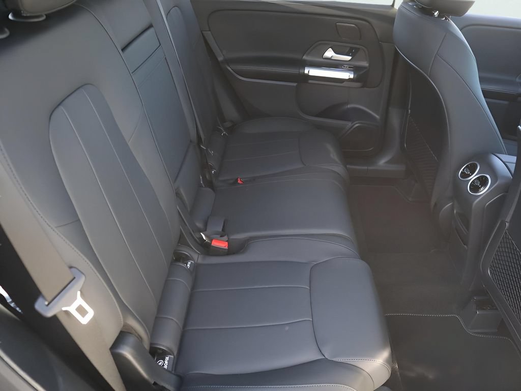 New 2026 Mercedes-Benz GLB 250 4MATIC image 19