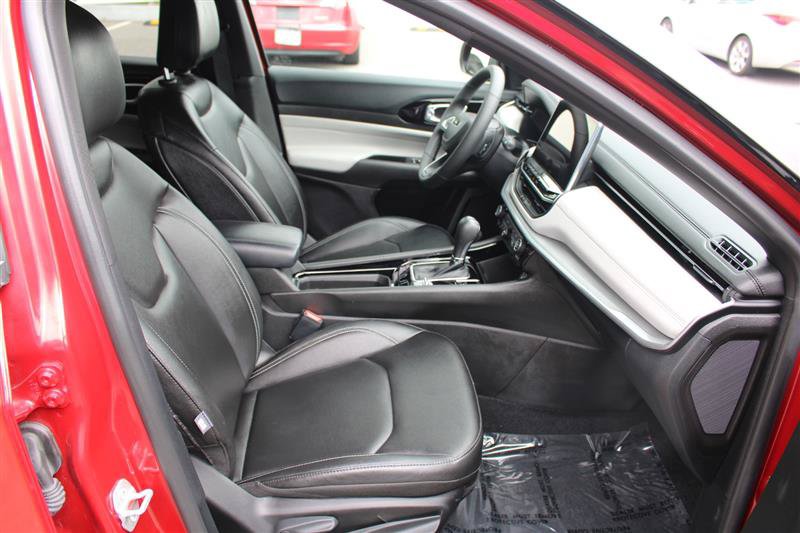 Used 2025 Jeep Compass Limited AWD/4WD image 13